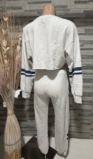 Conjunto Bershka gris East Hampton