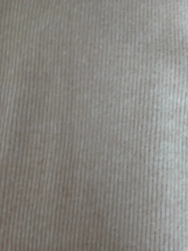 Falda beige de canalé con botones