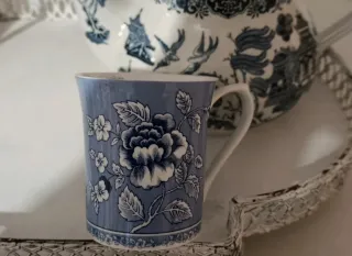 Set tè: 2 tazze e teiera con vassoio shabby chic