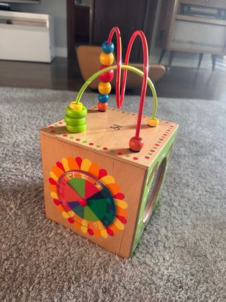 Cubo madera Montessori marca Hape