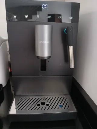 Cafetera Cecotec Superautomática