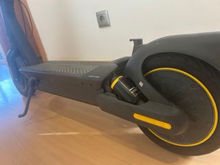 Patinete Eléctrico Negro Ninebot KickScooter MAX G