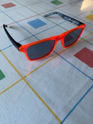Gafas de sol Nike niño naranja y negro