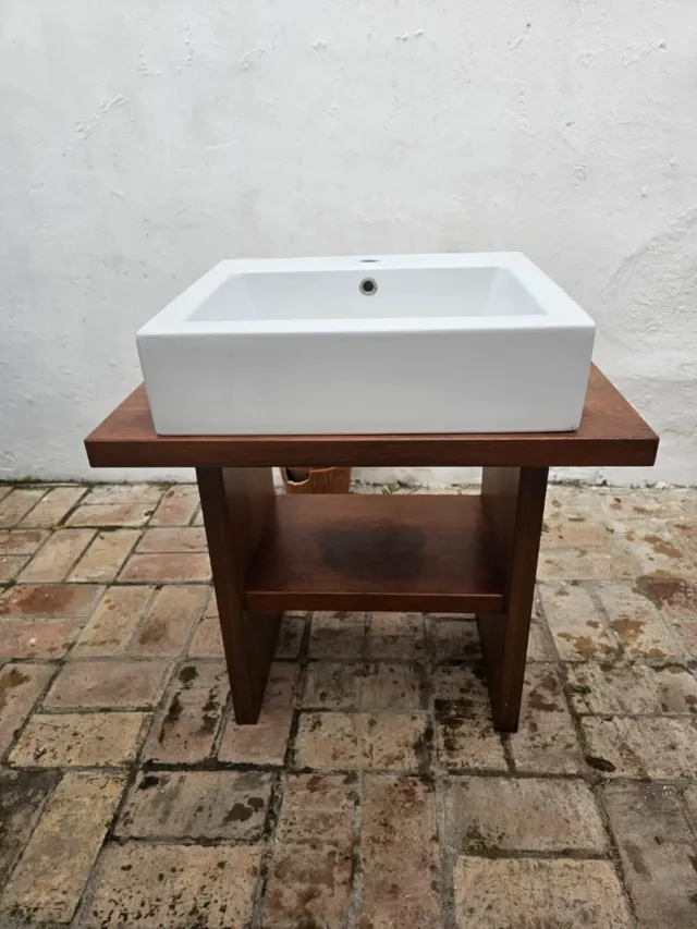 Lavabo Roca con mueble de roble macizo