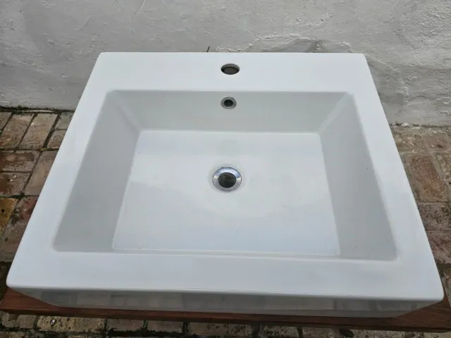 Lavabo Roca con mueble de roble macizo