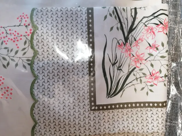 Lenzuolo matrimoniale con fiori rosa,