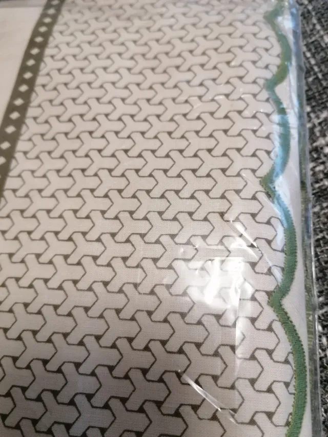 Lenzuolo matrimoniale con fiori rosa,