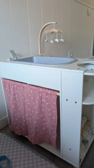 Cambiador, trona, cuna, bañera muñecos Musterking