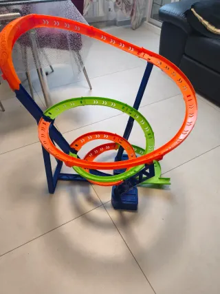 Pista Hot Wheels Cyclone Crash