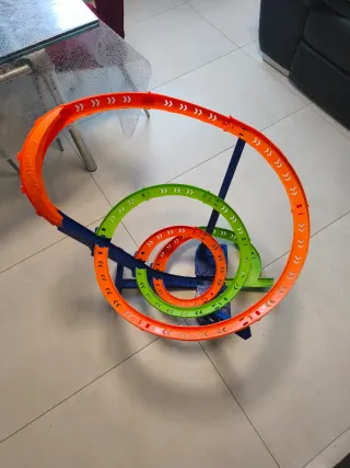 Pista Hot Wheels Cyclone Crash