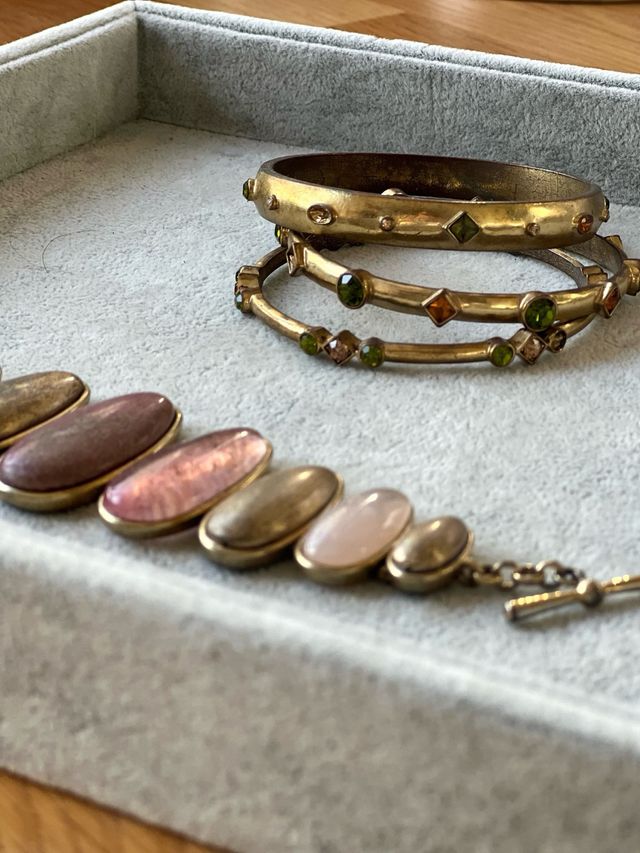 Set 3 Pulseras Doradas con Piedras