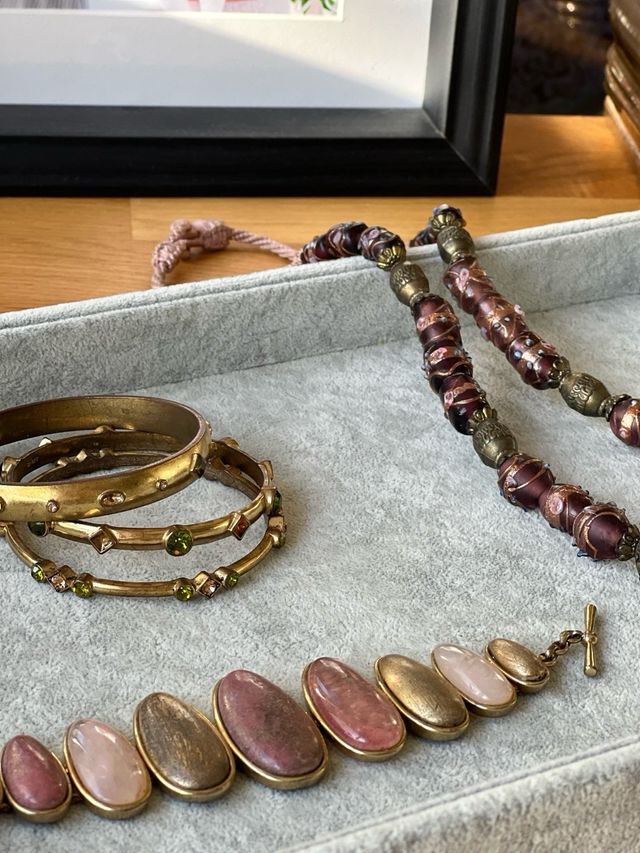 Set 3 Pulseras Doradas con Piedras