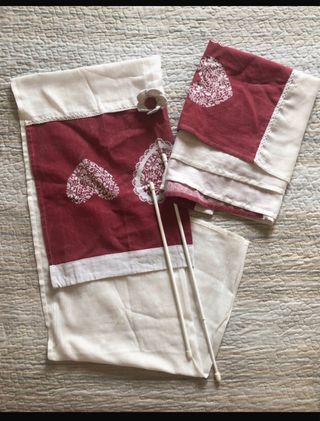 Coppia tendine cuori rosse e bianche