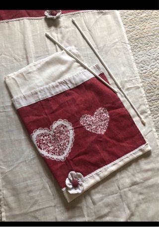 Coppia tendine cuori rosse e bianche