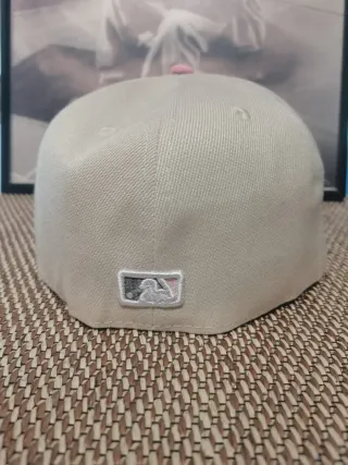 Gorra New Era 59FIFTY Beige y Rosa Talla 7.1/4