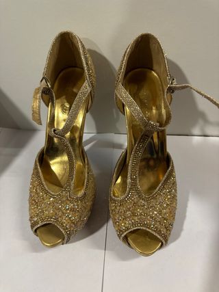 Tacones dorados BUONAROTTI talla 38