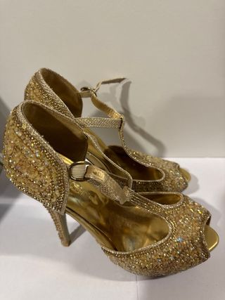 Tacones dorados BUONAROTTI talla 38
