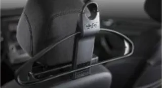 Percha para coche con soporte.