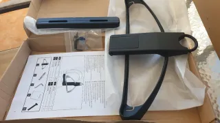 Percha para coche con soporte.