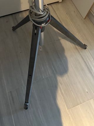 Treppiede con portacandele metallico