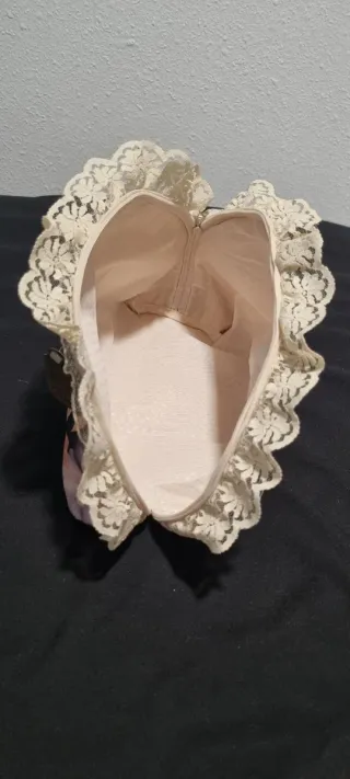 Neceser floral con encaje