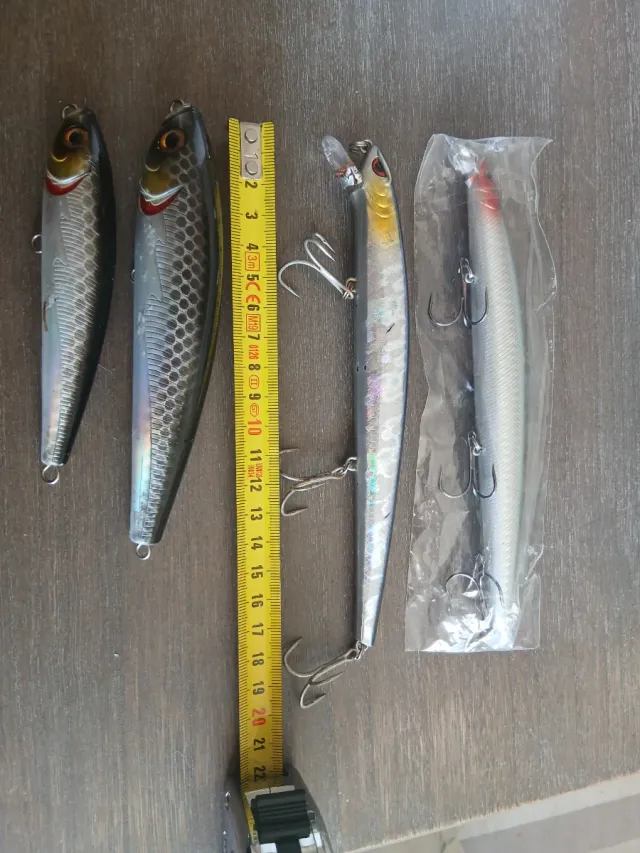 4 señuelos de pesca Rapala