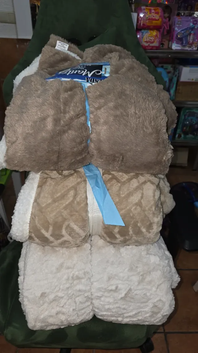 Manta de peluche suave 28€ c/u