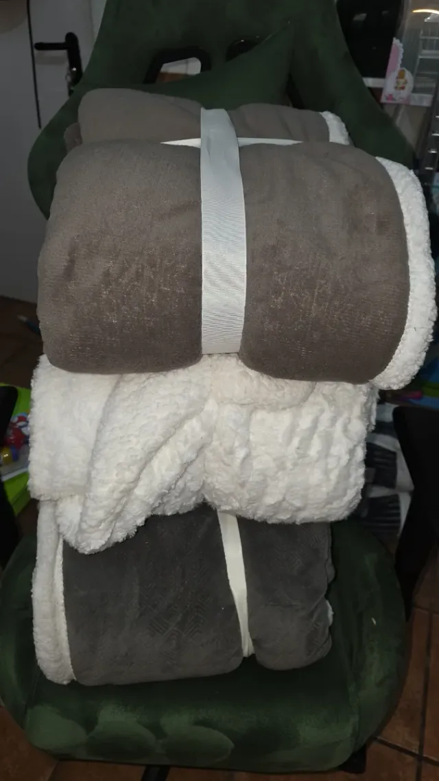 Manta de peluche suave 28€ c/u