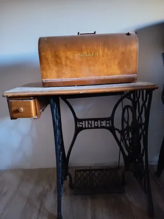 Máquina de coser Singer antigua
