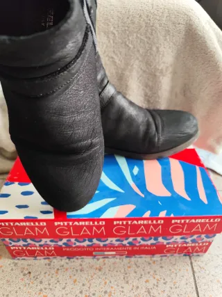 Stivaletti Pittarello neri con fibbia