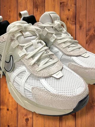 Nike V2K Run Trainers Y2K Chunky Beige/Plata