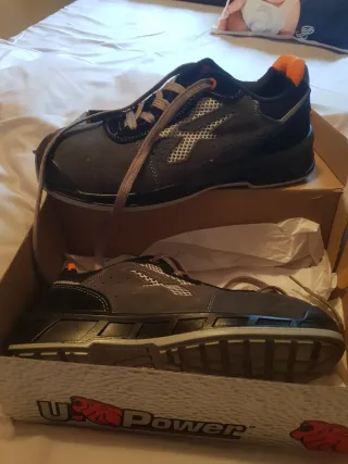 Zapatillas seguridad U-Power negras y grises