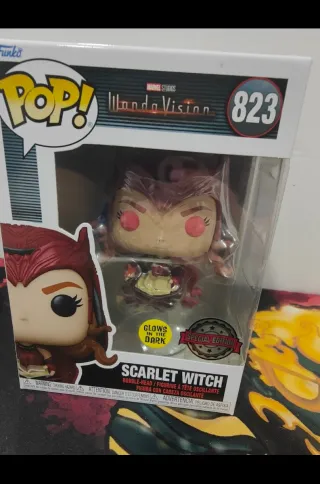 Funko Pop Scarlet Witch 823 Glows Edición Especial