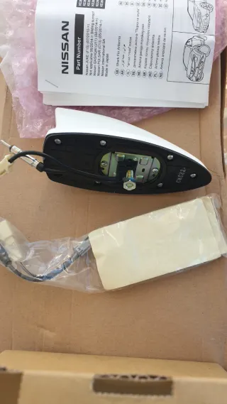 Antena Tiburón Nissan Blanca