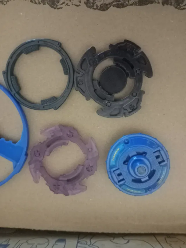 Beyblade pezzi assortiti