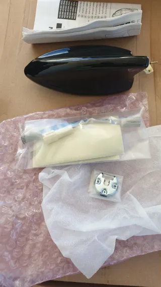 Antena Tiburón Nissan X-TRAIL negra