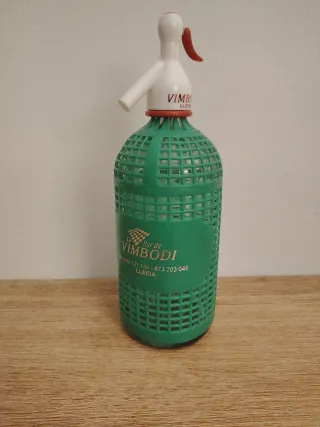 Sifón antiguo con iluminación