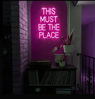 Lampada Neon LED "This Must Be The Place"
