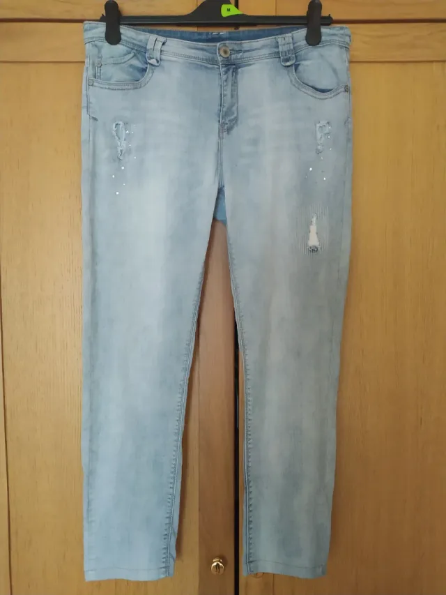 Pantalón Vaquero Desgastado con Brillos