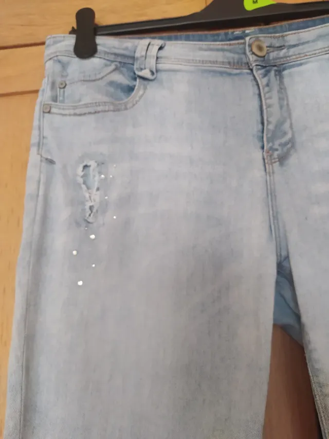 Pantalón Vaquero Desgastado con Brillos