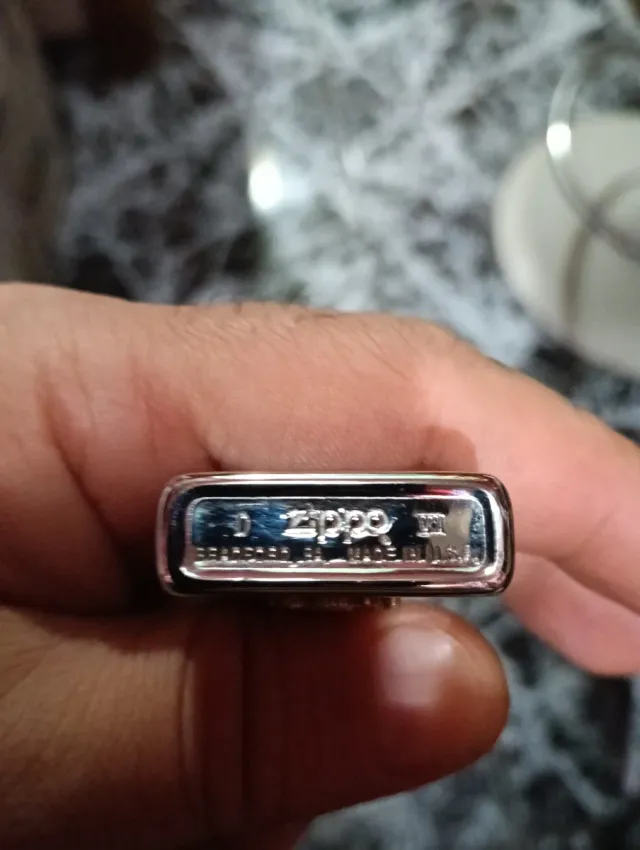 Mechero Zippo con emblema