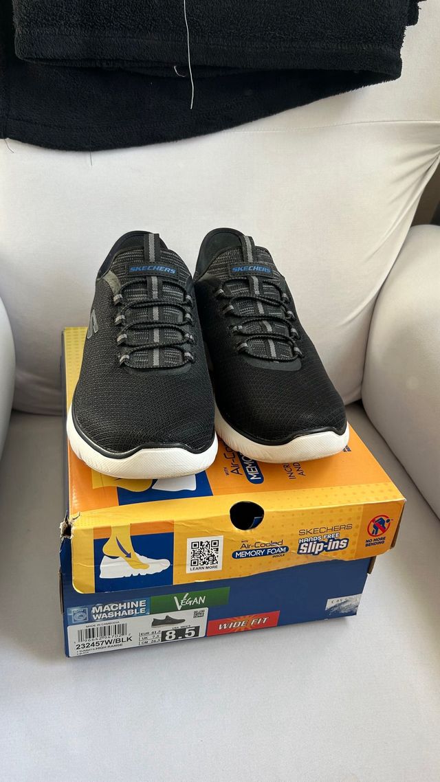 Skechers Deportivas Negras Talla 41.5