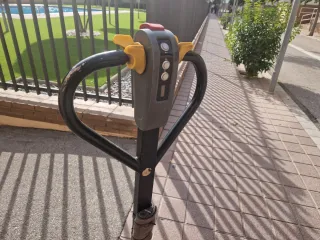 Transpaleta Eléctrica 1500kg telefono 609342667