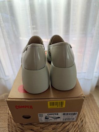 Camper NUEVOS Thelma Talla 41 piedra