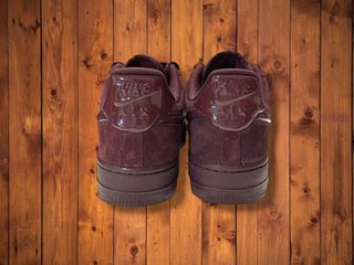 Nike Air Force 1 '07 Suede Borgoña