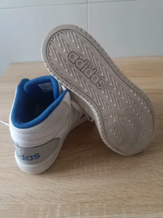 Zapatillas Adidas Blancas y Azules