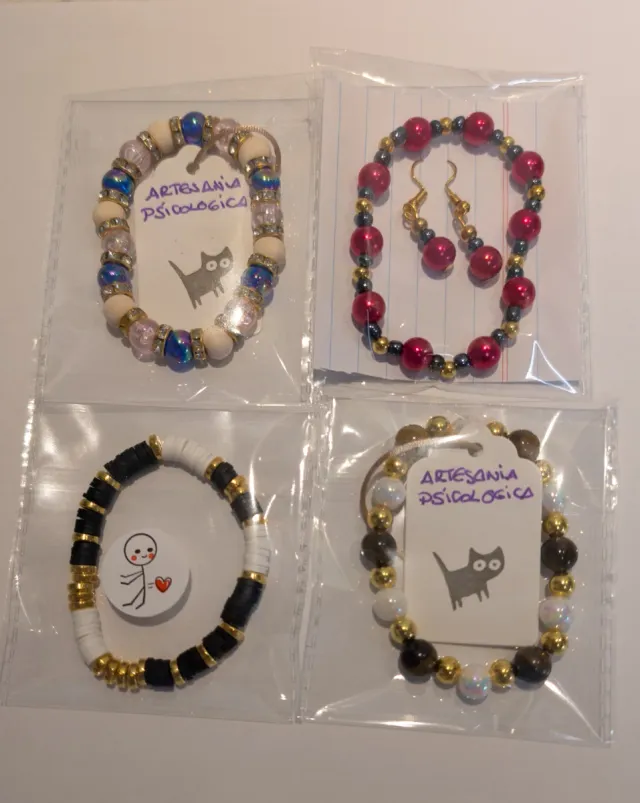 Pack 4 Accesorios Artesanales: Pulseras y Pendient