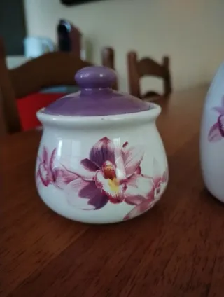 Zuccheriera e lattiera ceramica fiori viola