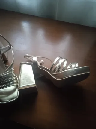 Sandalias Dospies Doradas  Talla   37