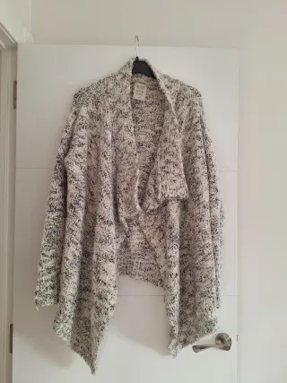Chaqueta de punto Bershka gris talla única